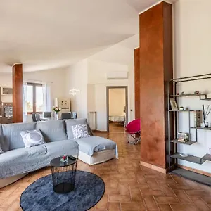 Theo House Siena
